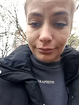 Snapshot of Keli_Jessi chatting on November 19, 1:33 pm Keli Jessi online show from November 19, 1:33 pm