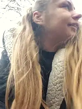 Snapshot of Keli_Jessi chatting on February 13, 1:11 pm Keli Jessi online show from February 13, 1:11 pm