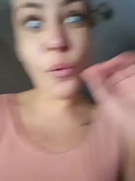 Snapshot of Keli_Jessi chatting on December 15, 1:06 pm Keli Jessi online show from December 15, 1:06 pm