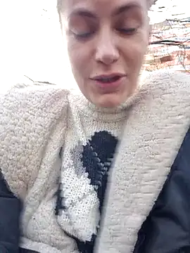 Snapshot of Keli_Jessi chatting on January 6, 1:15 pm Keli Jessi online show from January 6, 1:15 pm