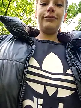 Keli Jessi online show from April 28, 1:04 pm