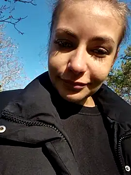 Snapshot of Keli_Jessi chatting on November 14, 9:46 am Keli Jessi online show from November 14, 9:46 am