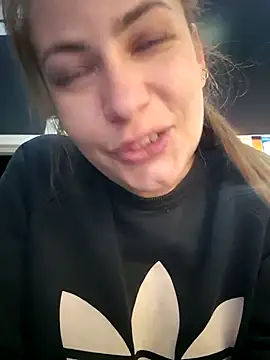 Snapshot of Keli_Jessi chatting on January 15, 1:47 pm Keli Jessi online show from January 15, 1:47 pm