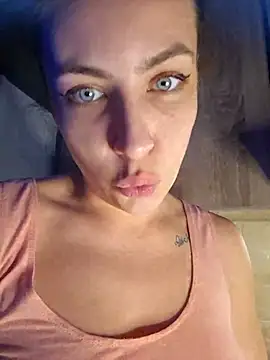 Snapshot of Keli_Jessi chatting on February 27, 8:30 pm Keli Jessi online show from February 27, 8:30 pm