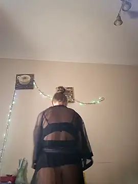 Snapshot of Keli_Jessi chatting on February 5, 3:30 pm Keli Jessi online show from February 5, 3:30 pm