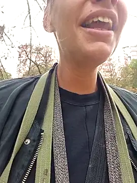 Snapshot of Keli_Jessi chatting on September 10, 1:43 pm Keli Jessi online show from September 10, 1:43 pm