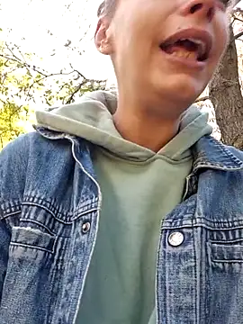 Snapshot of Keli_Jessi chatting on September 28, 12:45 pm Keli Jessi online show from September 28, 12:45 pm