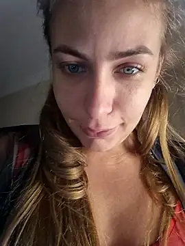 Snapshot of Keli_Jessi chatting on October 28, 7:24 pm Keli Jessi online show from October 28, 7:24 pm