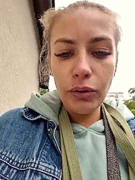 Snapshot of Keli_Jessi chatting on September 25, 12:33 pm Keli Jessi online show from September 25, 12:33 pm