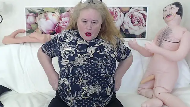 FlaviaSquirts online show from March 21, 8:15 am