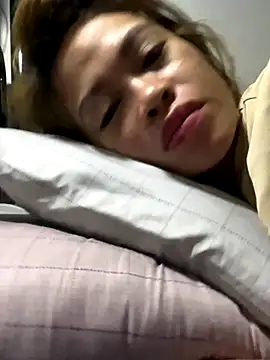 Snapshot of pinay4uwithagoodheart chatting on October 30, 9:44 pm pinay4uwithagoodheart online show from October 30, 9:44 pm