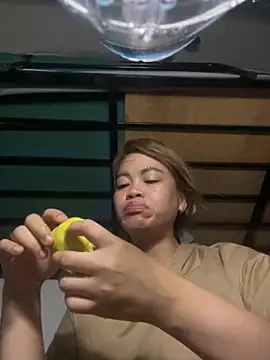 Snapshot of pinay4uwithagoodheart chatting on September 27, 9:48 am pinay4uwithagoodheart online show from September 27, 9:48 am