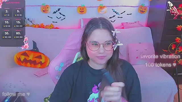 Lolisuccub online show from October 17, 7:37 pm