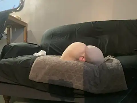 BruceIsHorny  online show from February 20, 4:42 pm