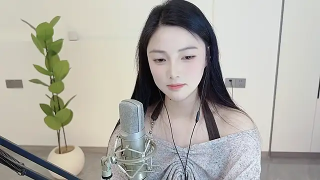 HaagenDazs  online show from March 5, 4:24 am