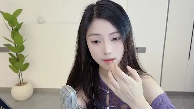 HaagenDazs  online show from March 12, 1:03 am