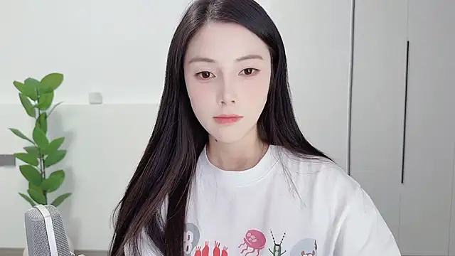 HaagenDazs  online show from October 7, 1:01 pm