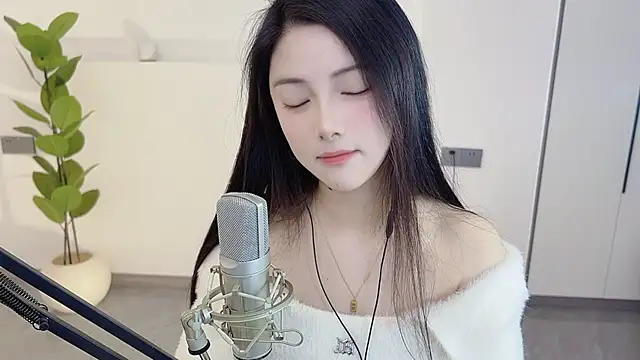 HaagenDazs  online show from March 23, 4:05 am