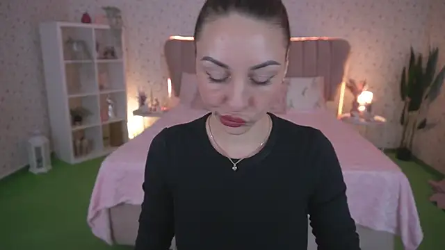 KristiiMax online show from April 20, 7:22 am