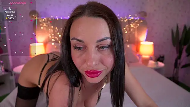 KristiiMax online show from November 1, 3:39 pm