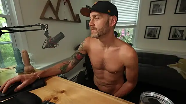 BradBronton online show from May 25, 11:31 am