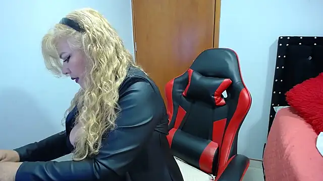 Ursulawhite69 online show from March 20, 12:22 am