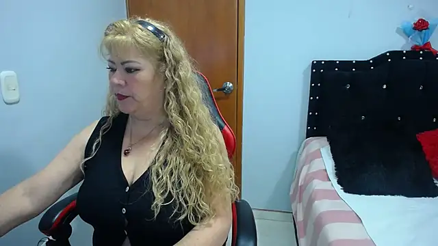 Ursulawhite69 online show from February 27, 12:22 am