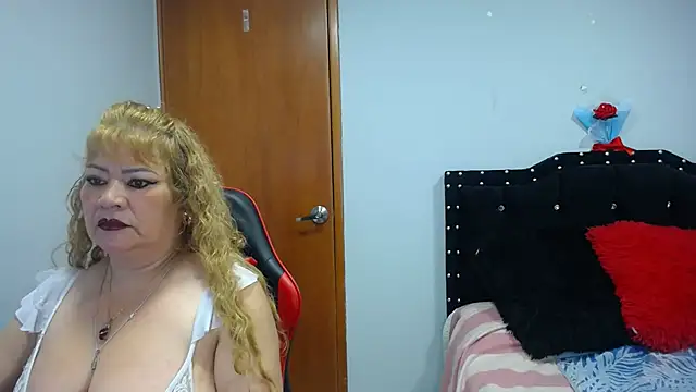 Ursulawhite69 online show from February 24, 12:22 am