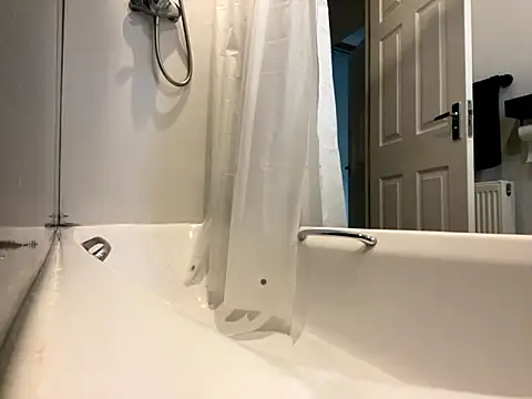 boilinghot123 online show from October 3, 3:35 pm