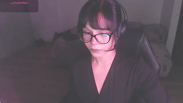 Snapshot of modjo_ chatting on November 23, 6:56 am modjo online show from November 23, 6:56 am