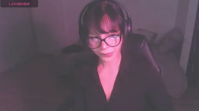 Snapshot of modjo_ chatting on November 8, 6:17 am modjo online show from November 8, 6:17 am