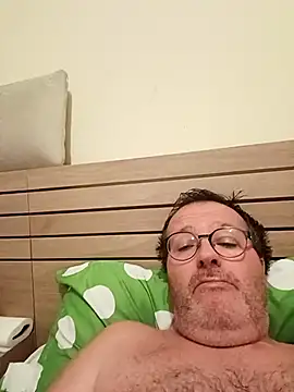 Snapshot of mike9473 chatting on September 28, 8:49 pm mike9473 online show from September 28, 8:49 pm