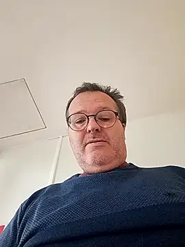 Snapshot of mike9473 chatting on September 26, 8:21 am mike9473 online show from September 26, 8:21 am