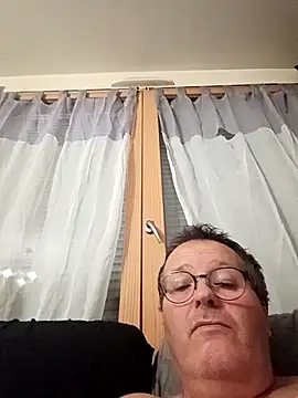 Snapshot of mike9473 chatting on September 23, 9:44 pm mike9473 online show from September 23, 9:44 pm