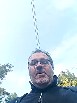 Snapshot of mike9473 chatting on October 2, 3:59 pm mike9473 online show from October 2, 3:59 pm