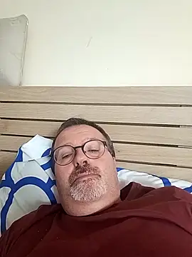 Snapshot of mike9473 chatting on September 14, 1:33 pm mike9473 online show from September 14, 1:33 pm