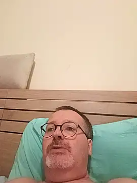 Snapshot of mike9473 chatting on October 30, 8:50 pm mike9473 online show from October 30, 8:50 pm