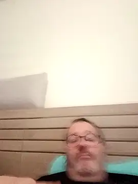 Snapshot of mike9473 chatting on November 2, 4:01 pm mike9473 online show from November 2, 4:01 pm