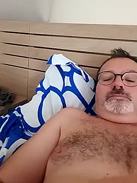 Snapshot of mike9473 chatting on September 20, 9:03 am mike9473 online show from September 20, 9:03 am