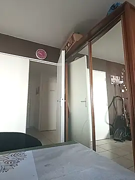 Snapshot of mike9473 chatting on November 4, 8:51 am mike9473 online show from November 4, 8:51 am