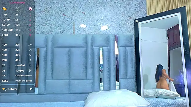 Snapshot of veronicaroose_ chatting on May 27, 12:34 pm veronicaroose online show from May 27, 12:34 pm