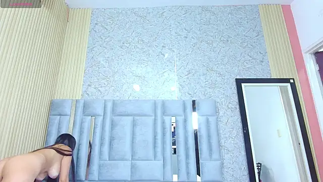 Snapshot of veronicaroose_ chatting on September 20, 2:38 am veronicaroose online show from September 20, 2:38 am