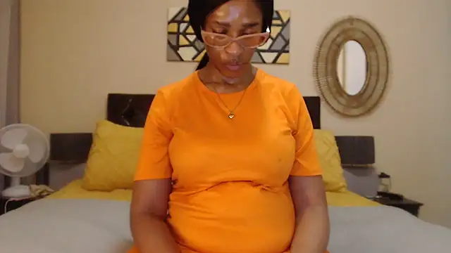 Snapshot of Creamyass22 chatting on November 24, 4:29 pm Creamyass22 online show from November 24, 4:29 pm