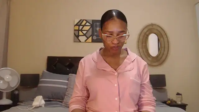 Creamyass22 online show from December 21, 5:36 pm