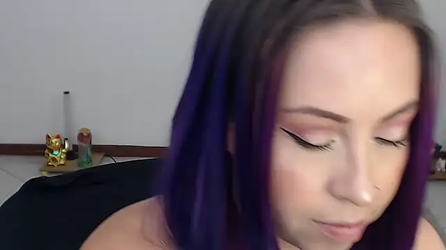 charlottezoe15 online show from May 5, 4:54 pm