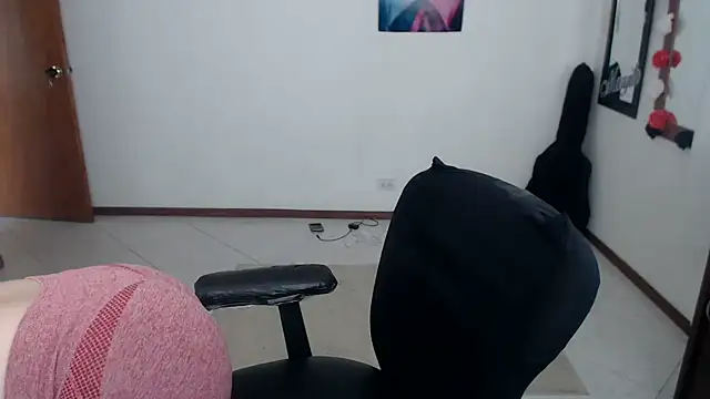 charlottezoe15 online show from February 25, 6:41 pm