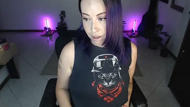 charlottezoe15 online show from May 17, 10:37 am