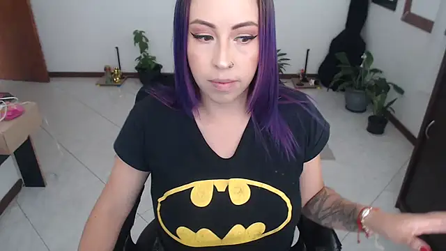 charlottezoe15 online show from May 26, 7:23 pm