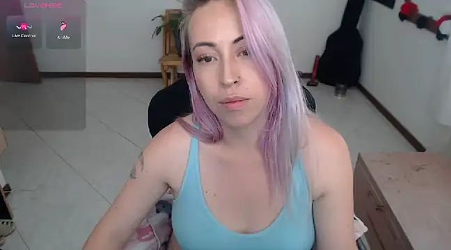 charlottezoe15 online show from December 23, 8:57 pm