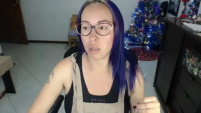 Snapshot of charlottezoe15 chatting on November 16, 11:30 pm charlottezoe15 online show from November 16, 11:30 pm